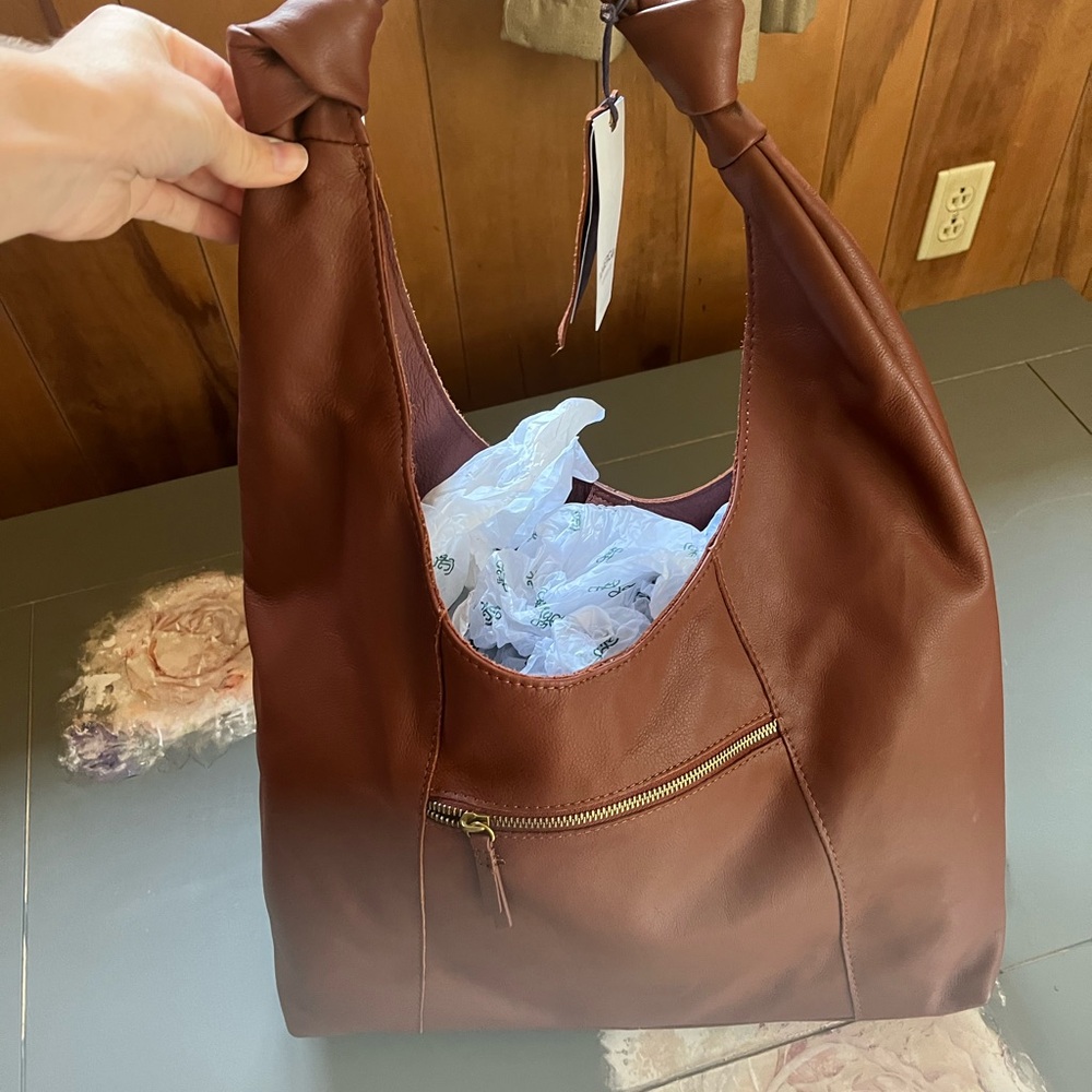 Elegant Leather Hobo Bag in Rich Brown